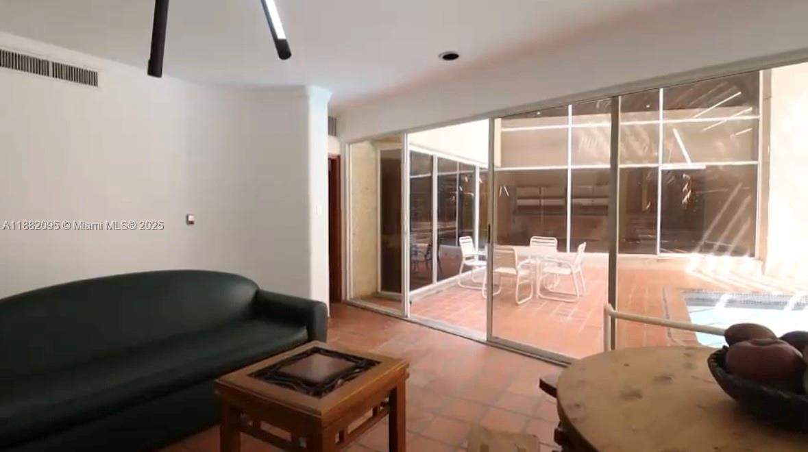 A11882095 Property Photo 47