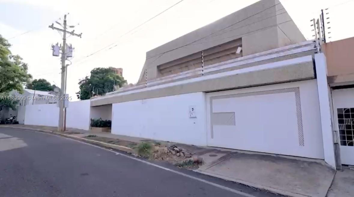 A11882095 Property Photo 66
