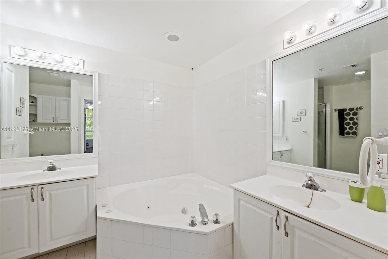 9805 Nw 52nd St 216 Property Photo 17