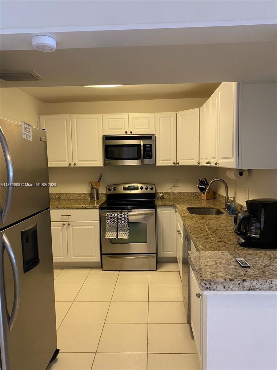 3725 S Ocean Dr 419 Property Photo 6