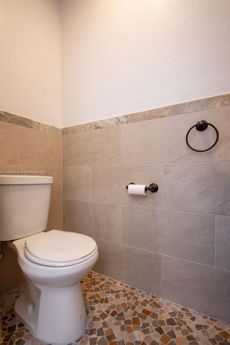 2061 Washington Ave 4 Property Photo 10
