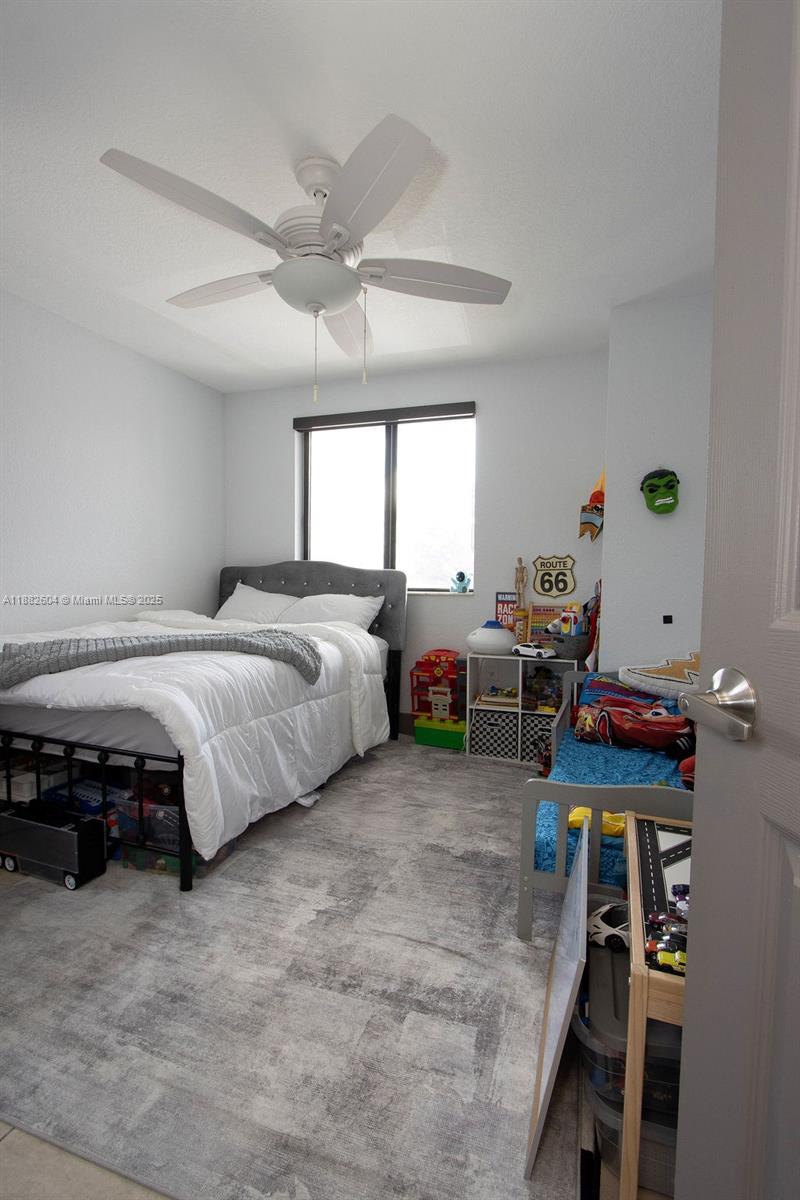 2061 Washington Ave 4 Property Photo 17