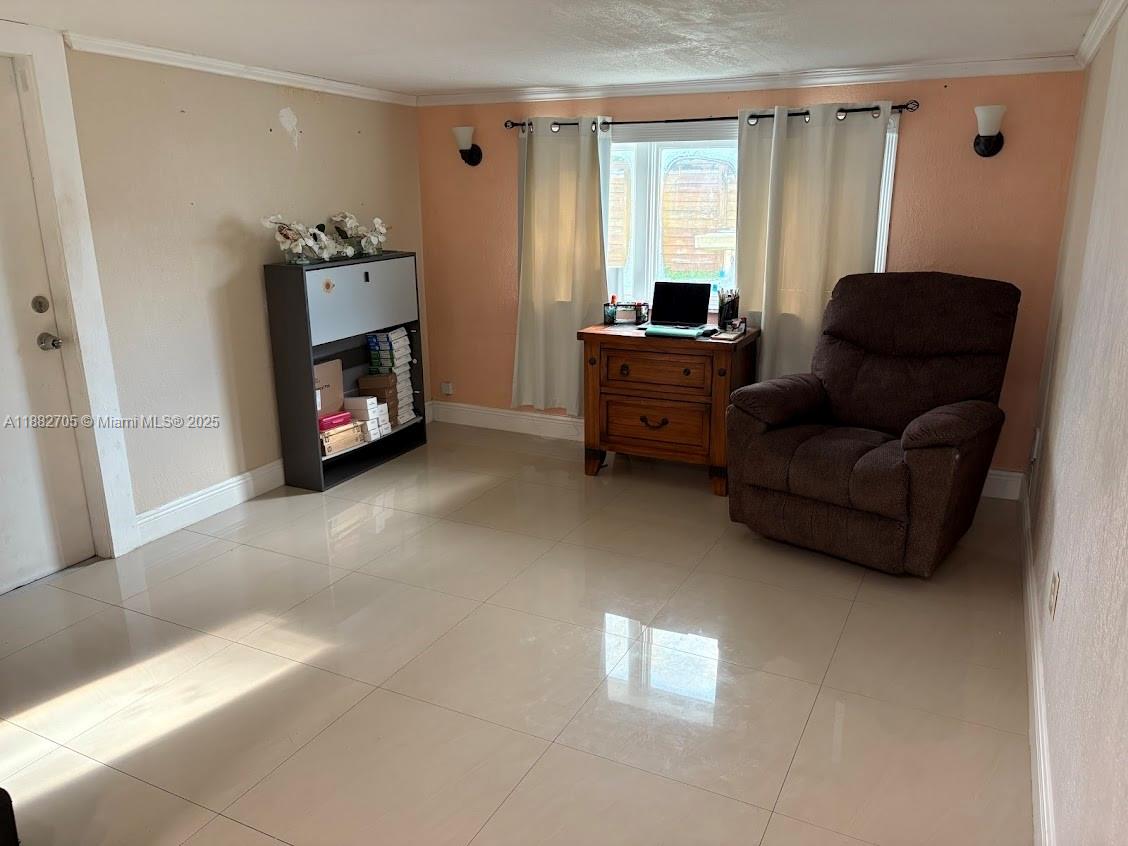 548 Sw 16th Ter Property Photo 5