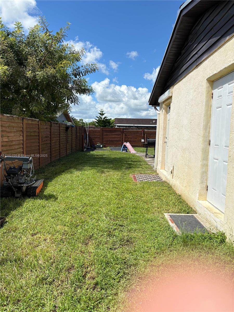 548 Sw 16th Ter Property Photo 31