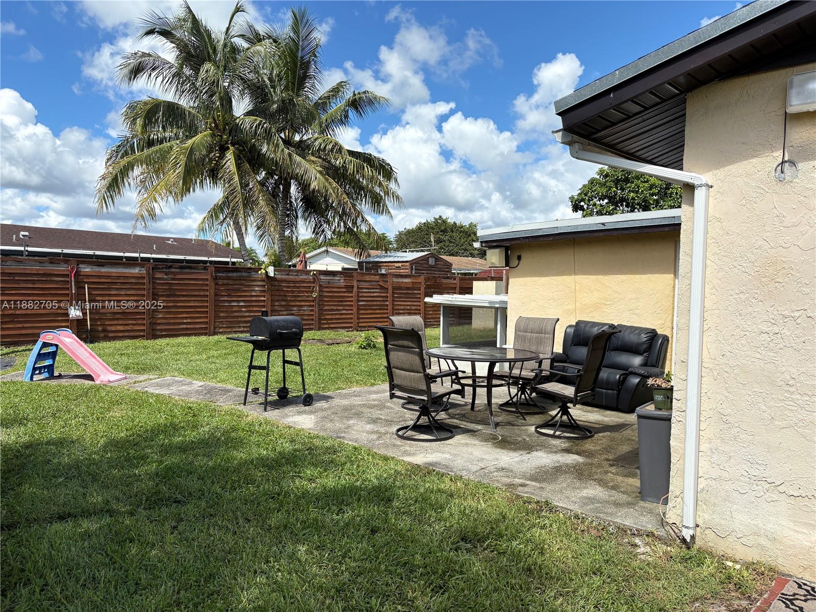 548 Sw 16th Ter Property Photo 32