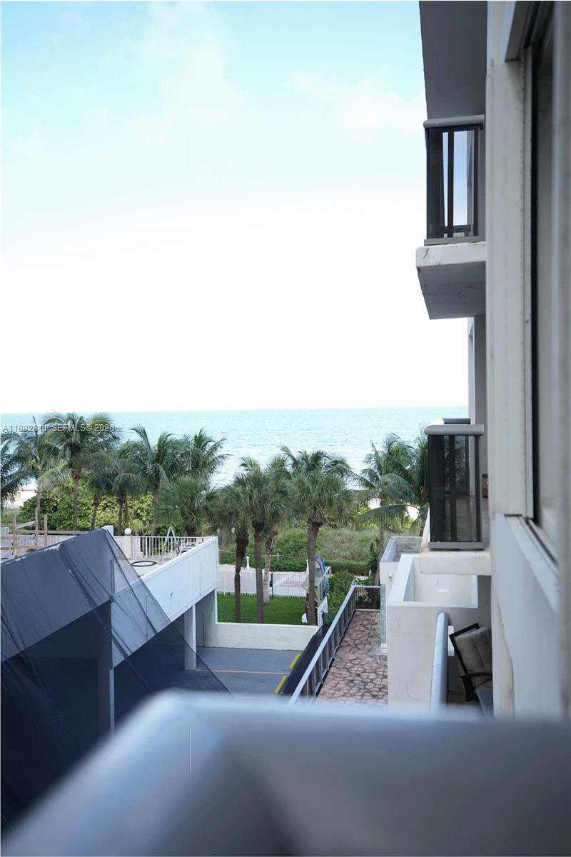 6039 Collins Ave 503 Property Photo 2