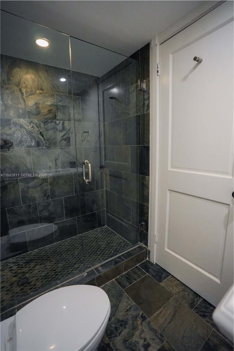 6039 Collins Ave 503 Property Photo 13