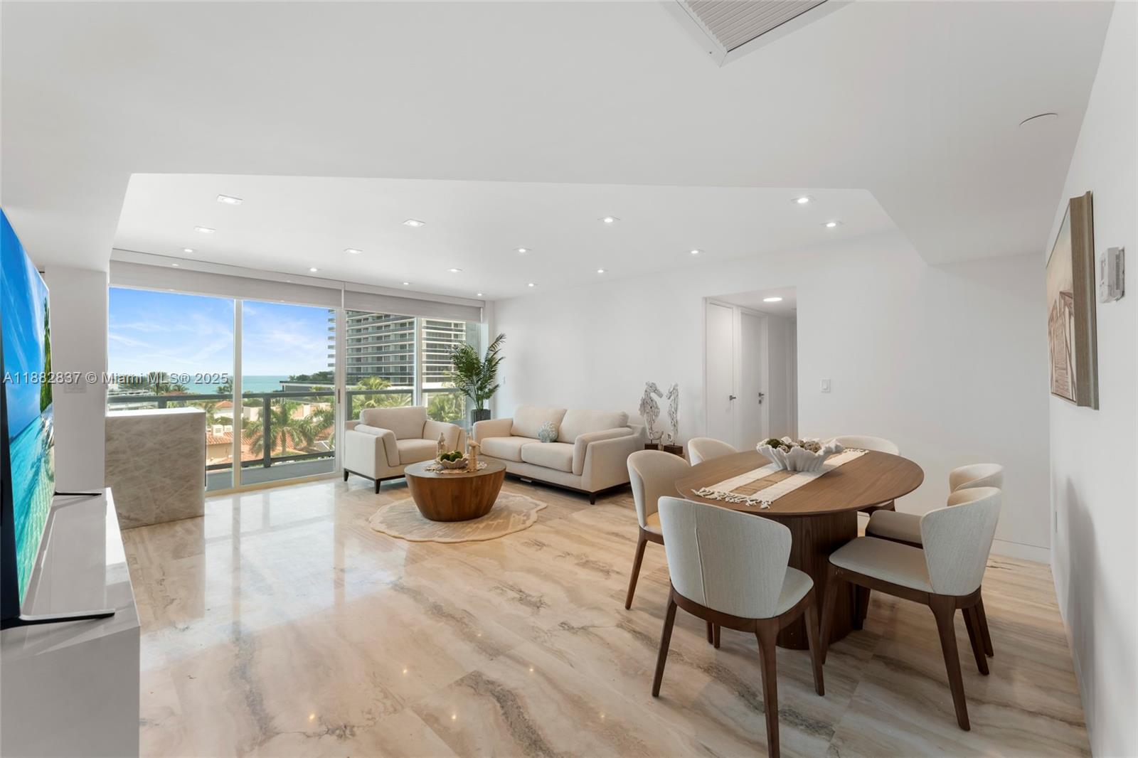 5900 Collins Ave 604 Property Photo 10