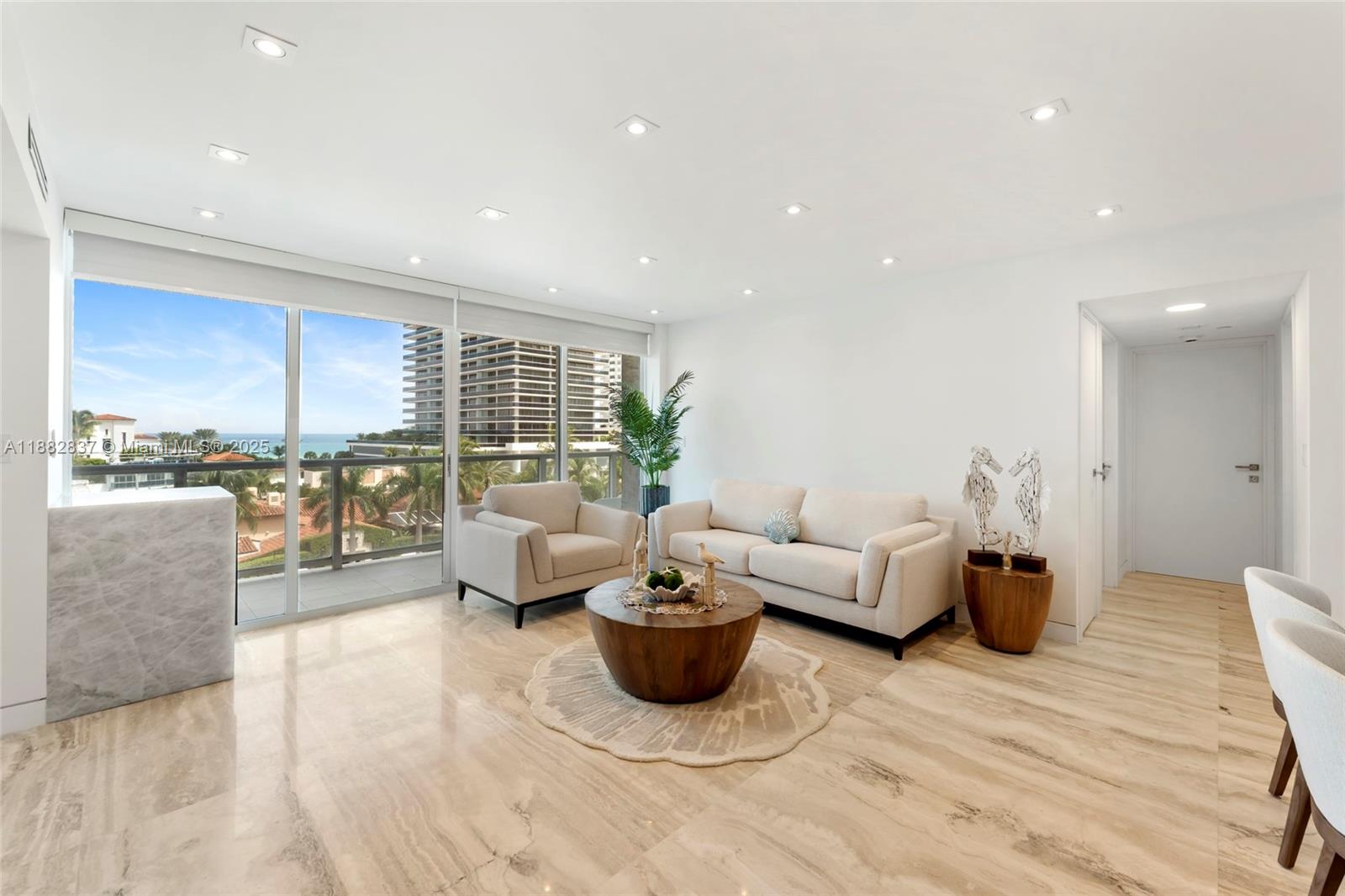 5900 Collins Ave 604 Property Photo 11
