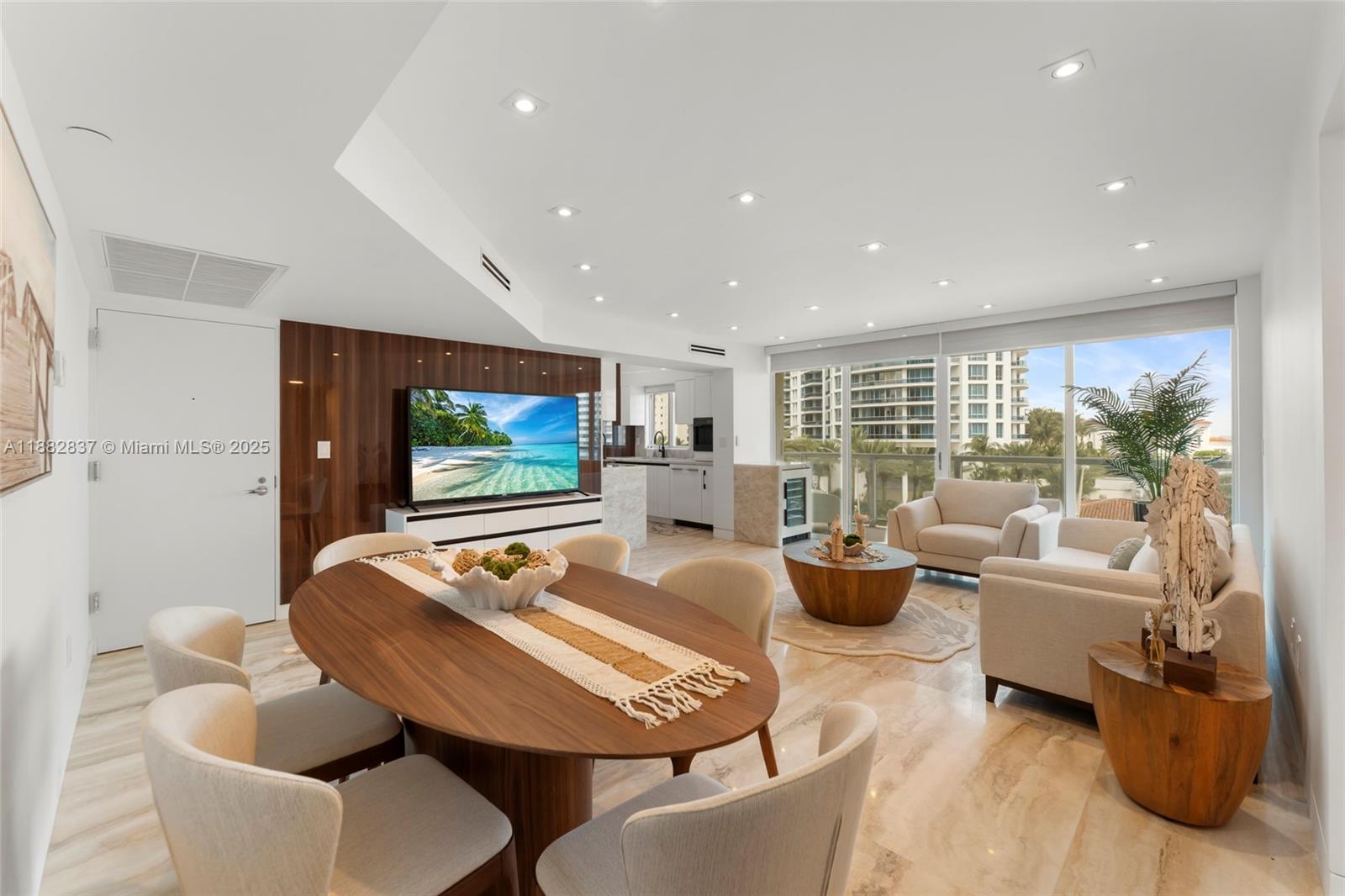 5900 Collins Ave 604 Property Photo 12