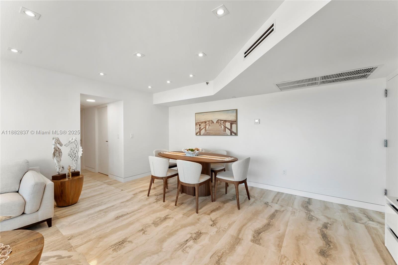 5900 Collins Ave 604 Property Photo 15