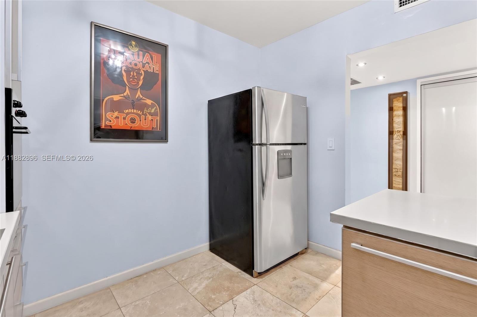 5700 Collins Ave 3m Property Photo 16