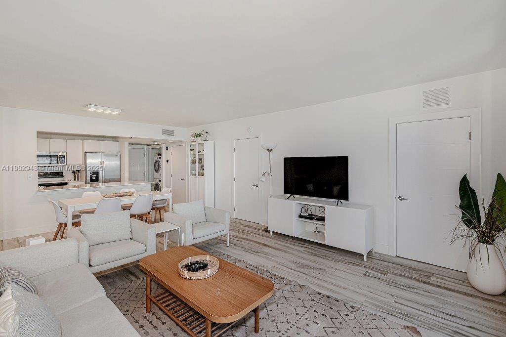 A11882943 Property Photo 15