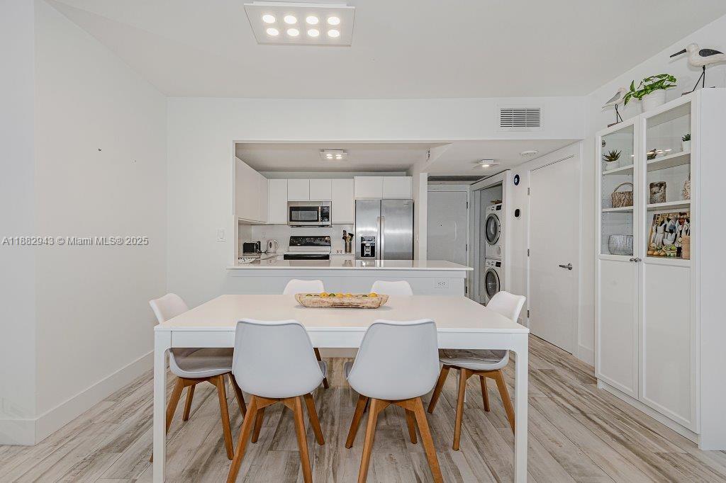 A11882943 Property Photo 17