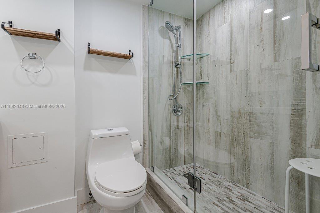 A11882943 Property Photo 27