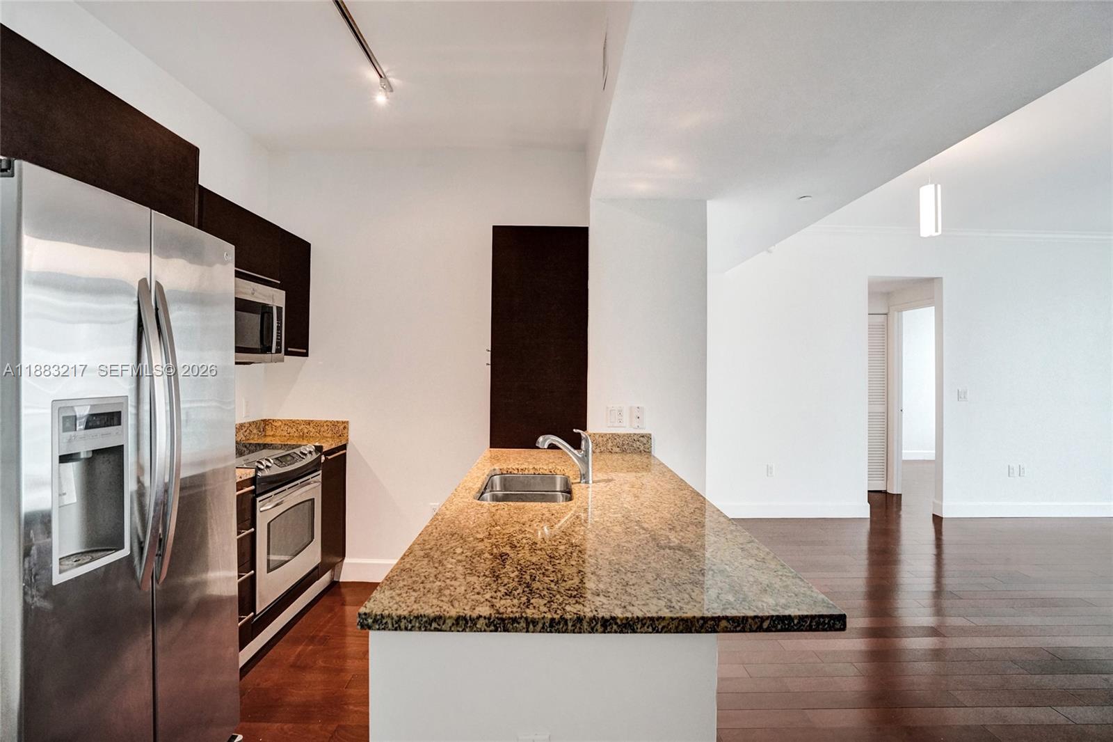 950 Brickell Bay Dr 1704 Property Photo 5