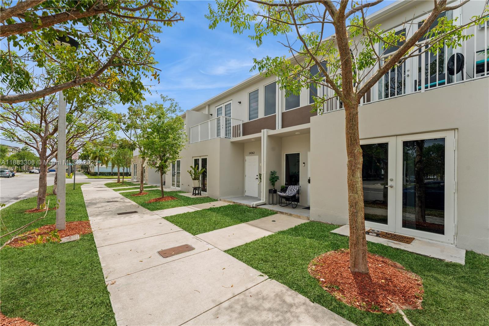 14366 SW 258th Ln Property Photo 1