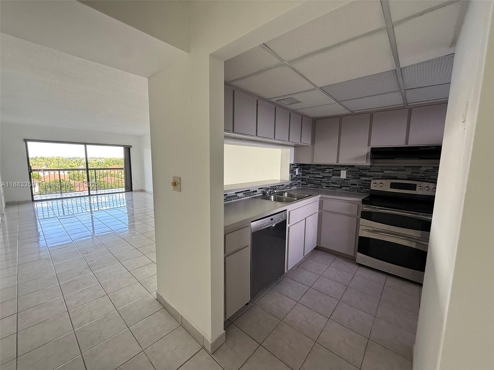 10145 NW 9th St Cir 7-502 Property Photo 1