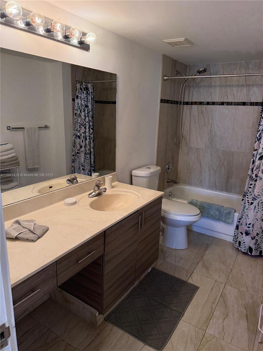 17801 N Bay Rd 505 Property Photo 16