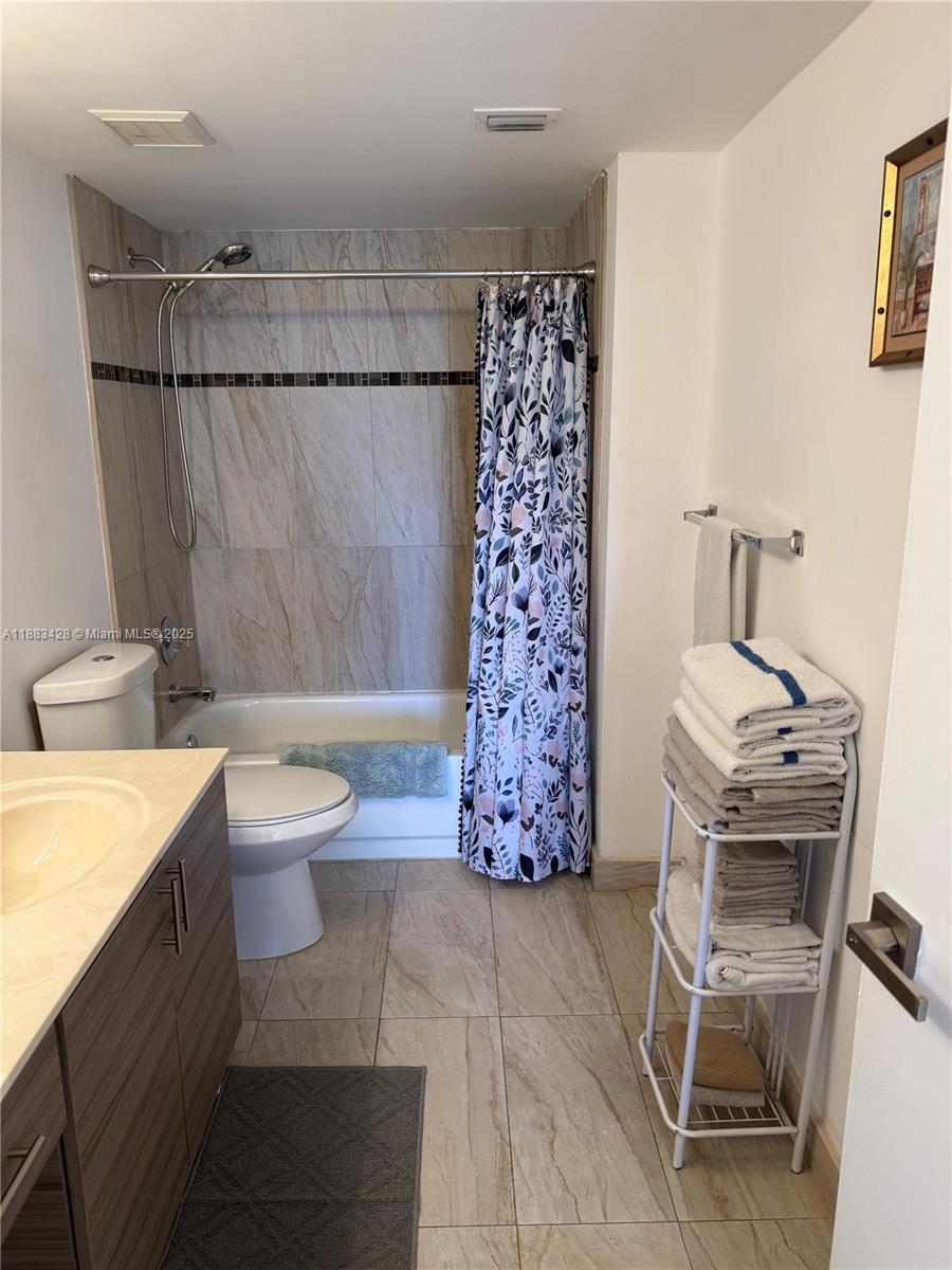 17801 N Bay Rd 505 Property Photo 17