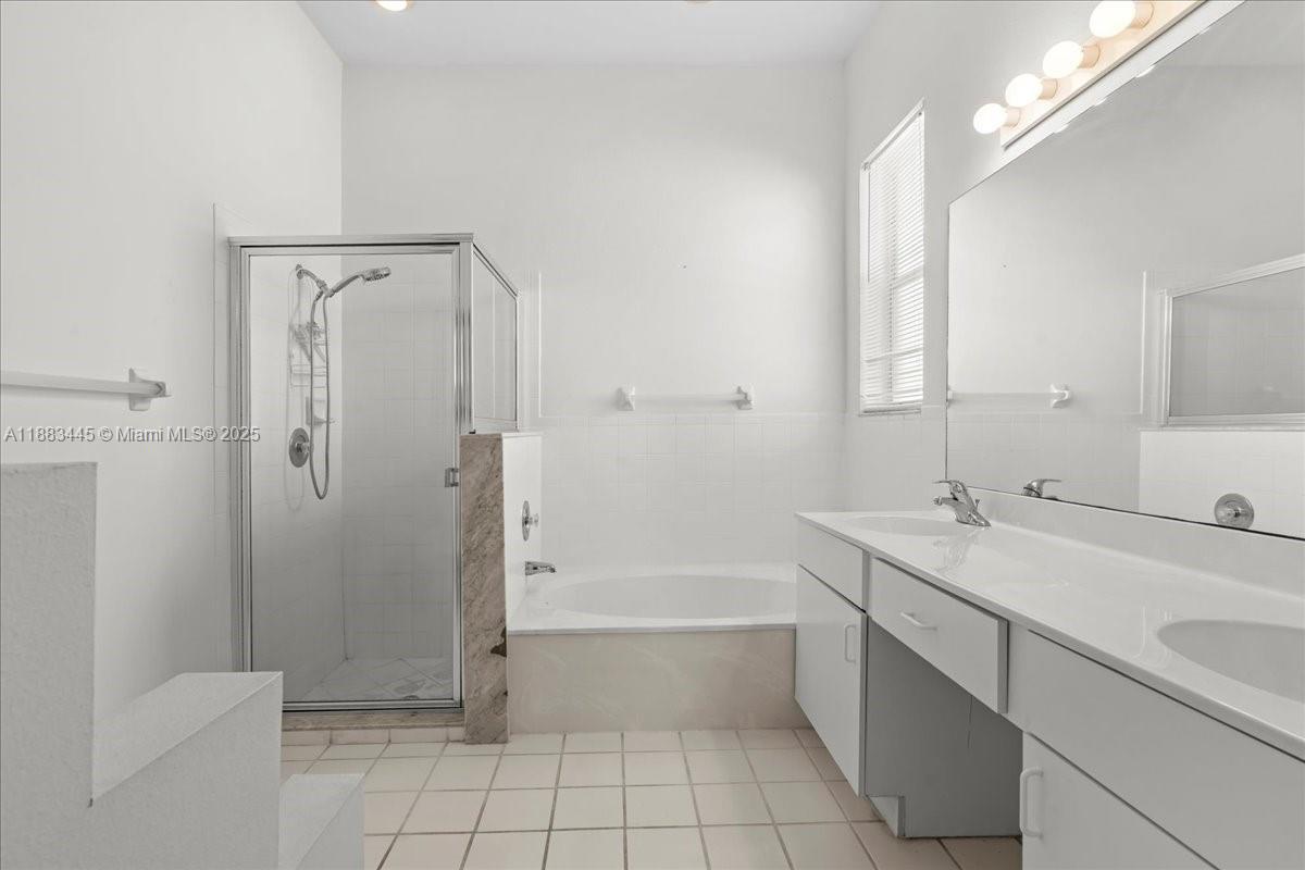 2675 Se 4th Pl Property Photo 13