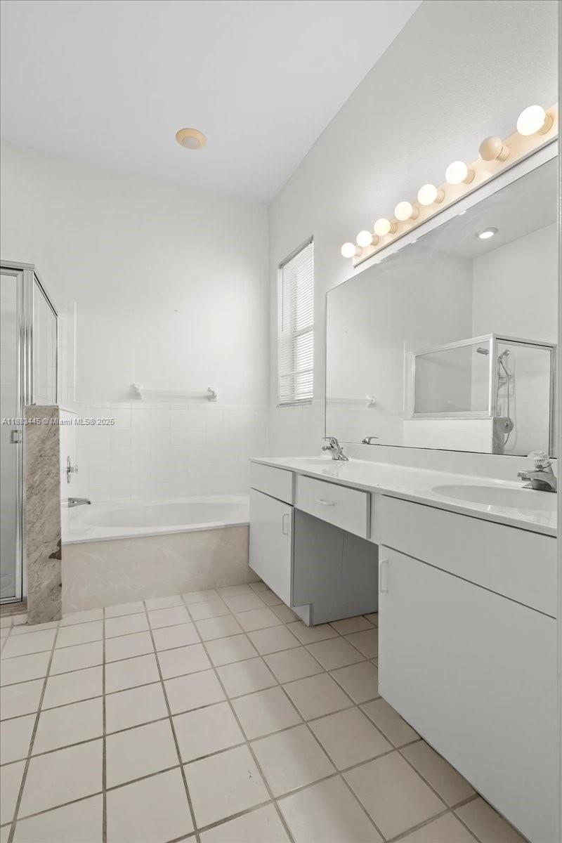 2675 Se 4th Pl Property Photo 14