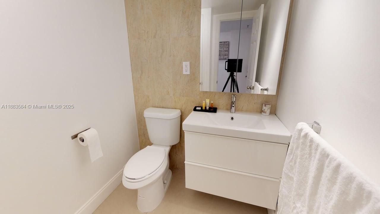 19370 Collins Ave 620 Property Photo 21