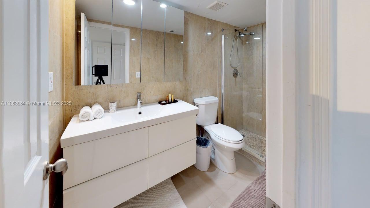 19370 Collins Ave 620 Property Photo 27