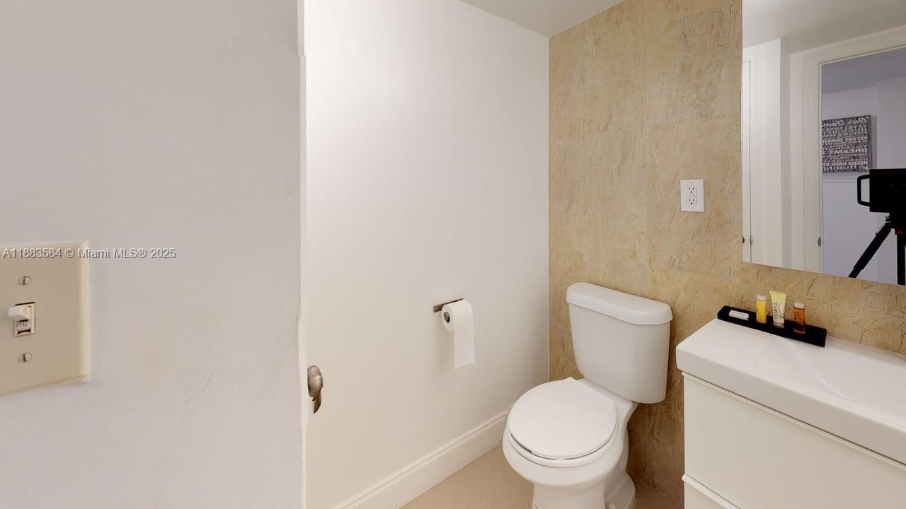 19370 Collins Ave 620 Property Photo 32