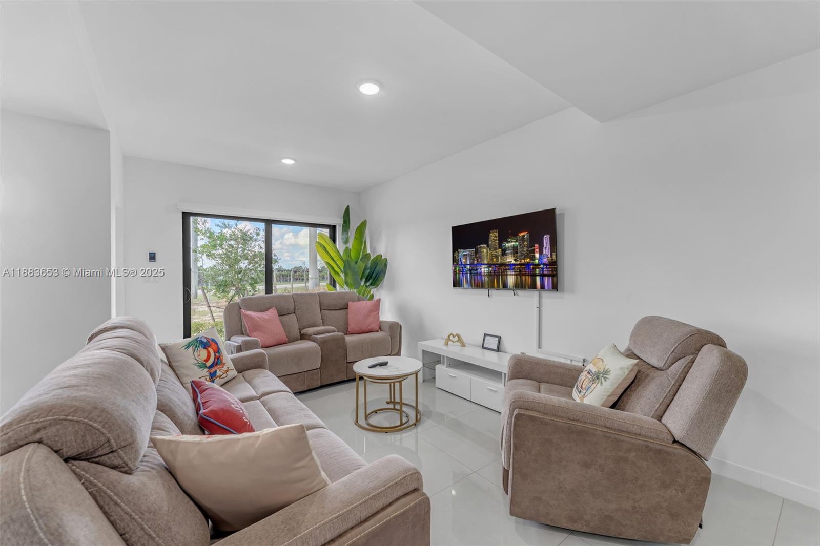 26144 Sw 146th Ct Property Photo 6