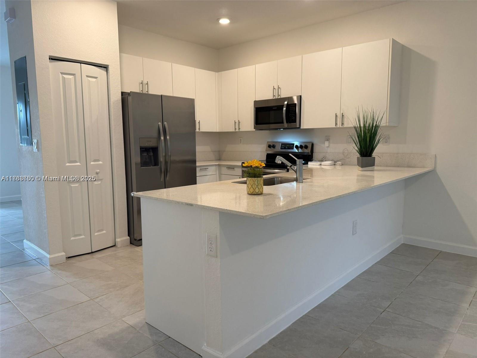 1655 Se 26th Rd Property Photo 2