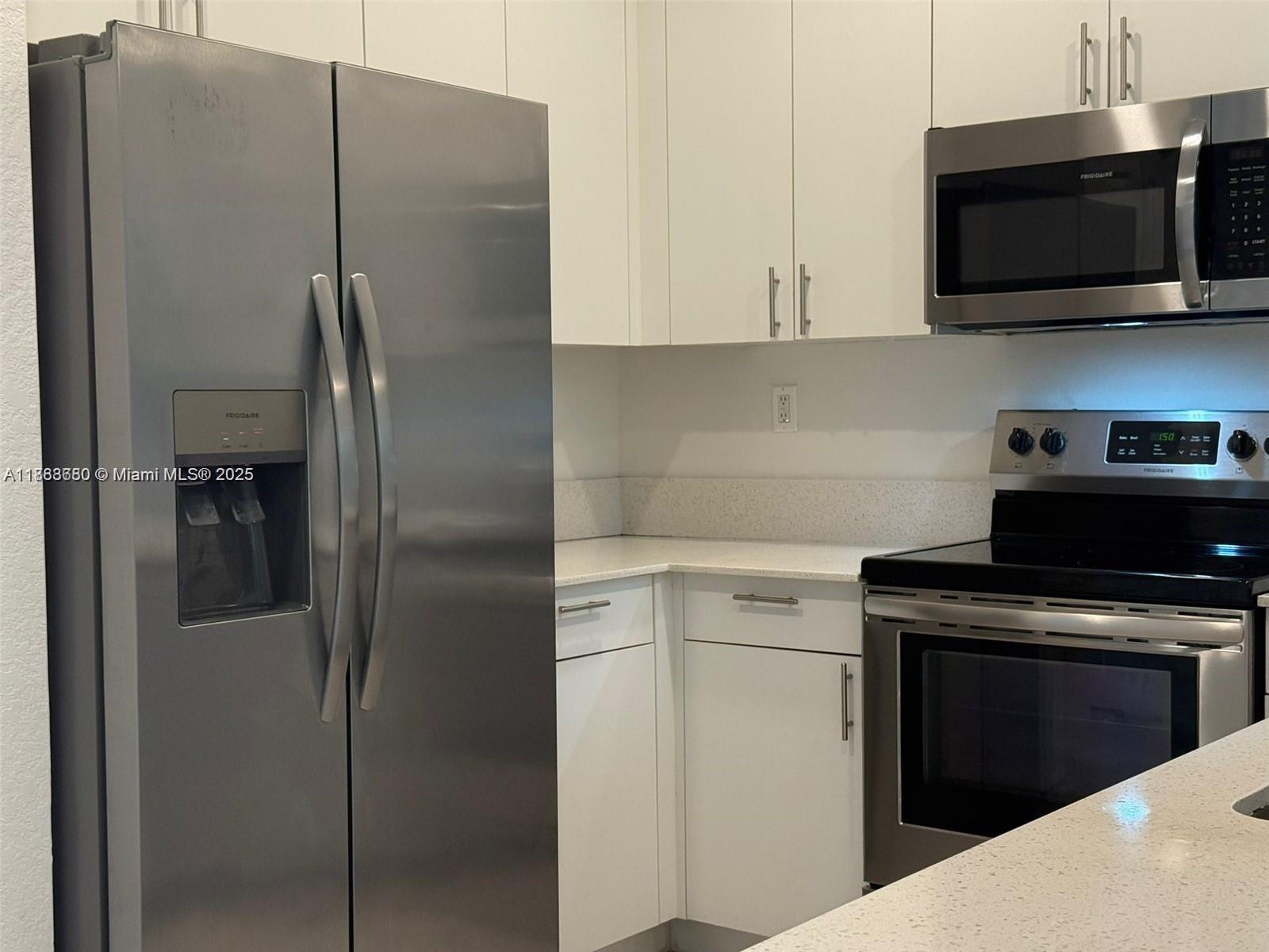 1655 Se 26th Rd Property Photo 4