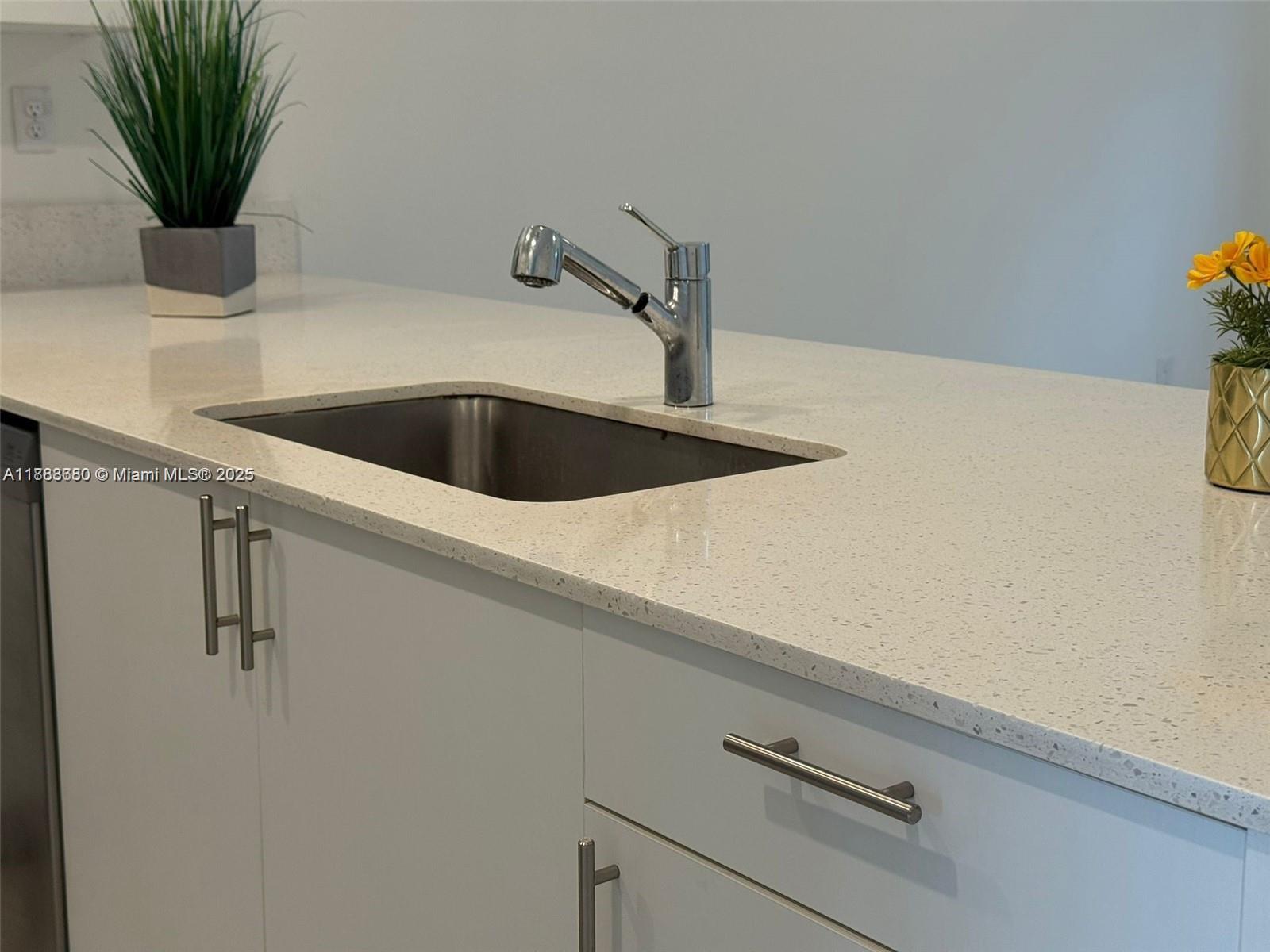 1655 Se 26th Rd Property Photo 5