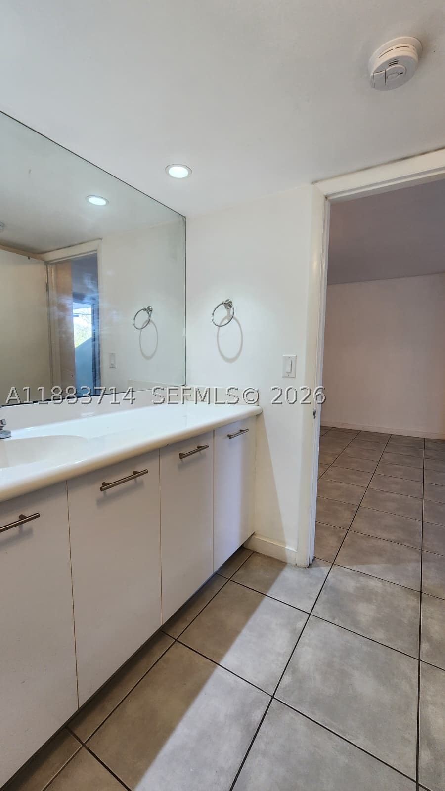 A11883714 Property Photo 19