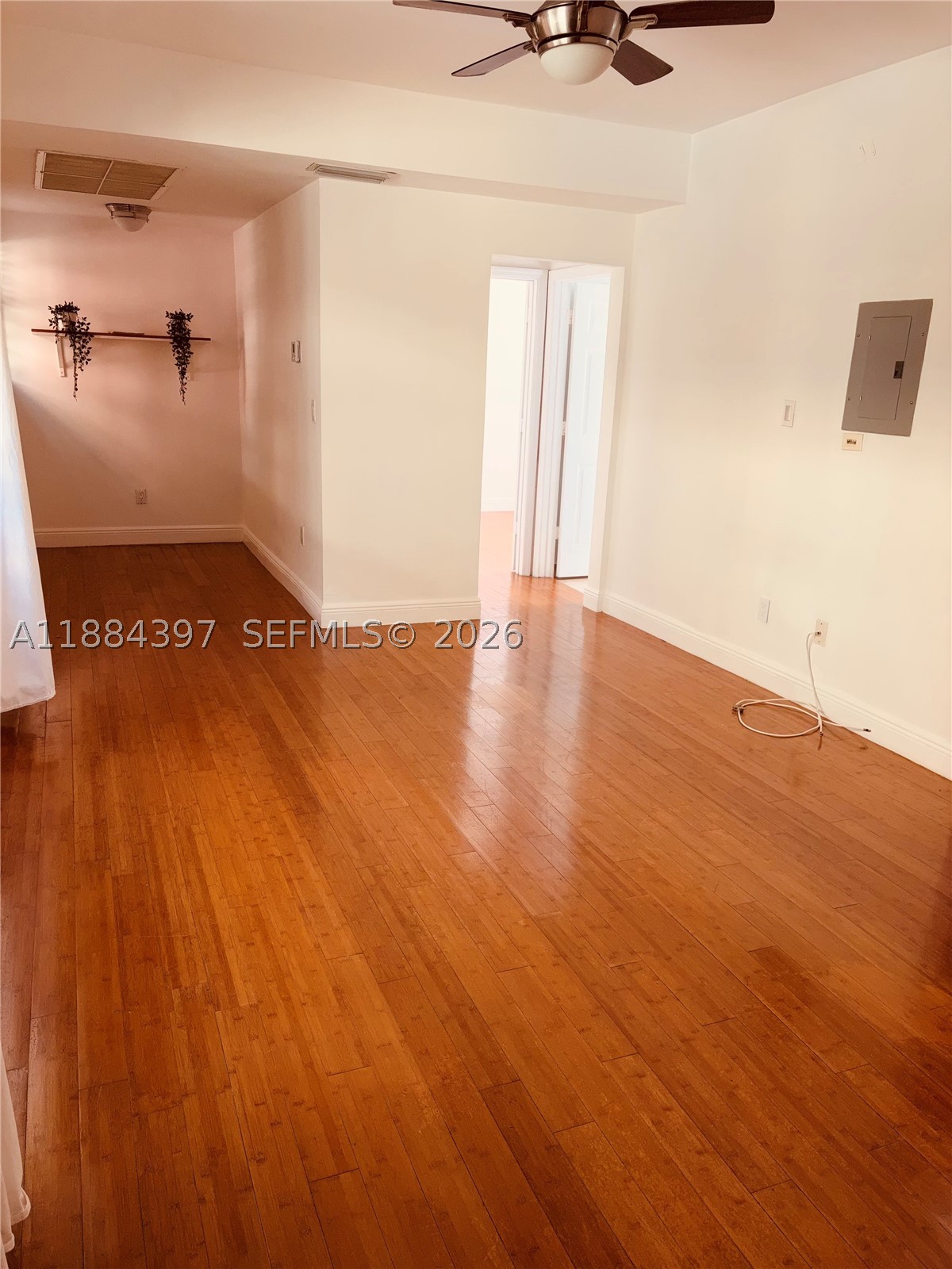 4812 Pine Tree Dr 205 Property Photo 5