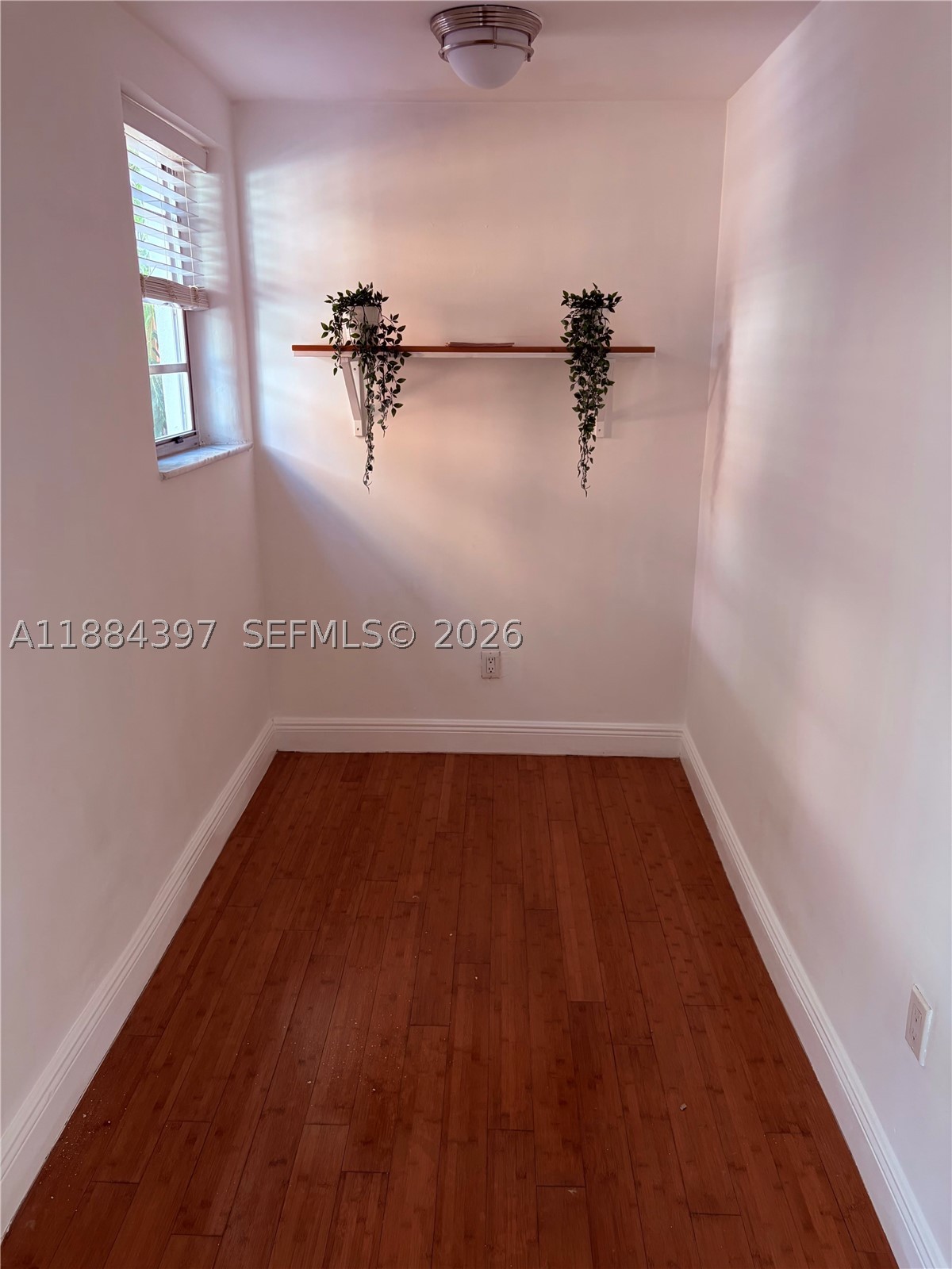 4812 Pine Tree Dr 205 Property Photo 9