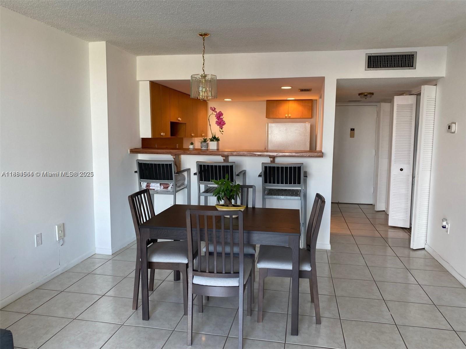 A11884564 Property Photo 1