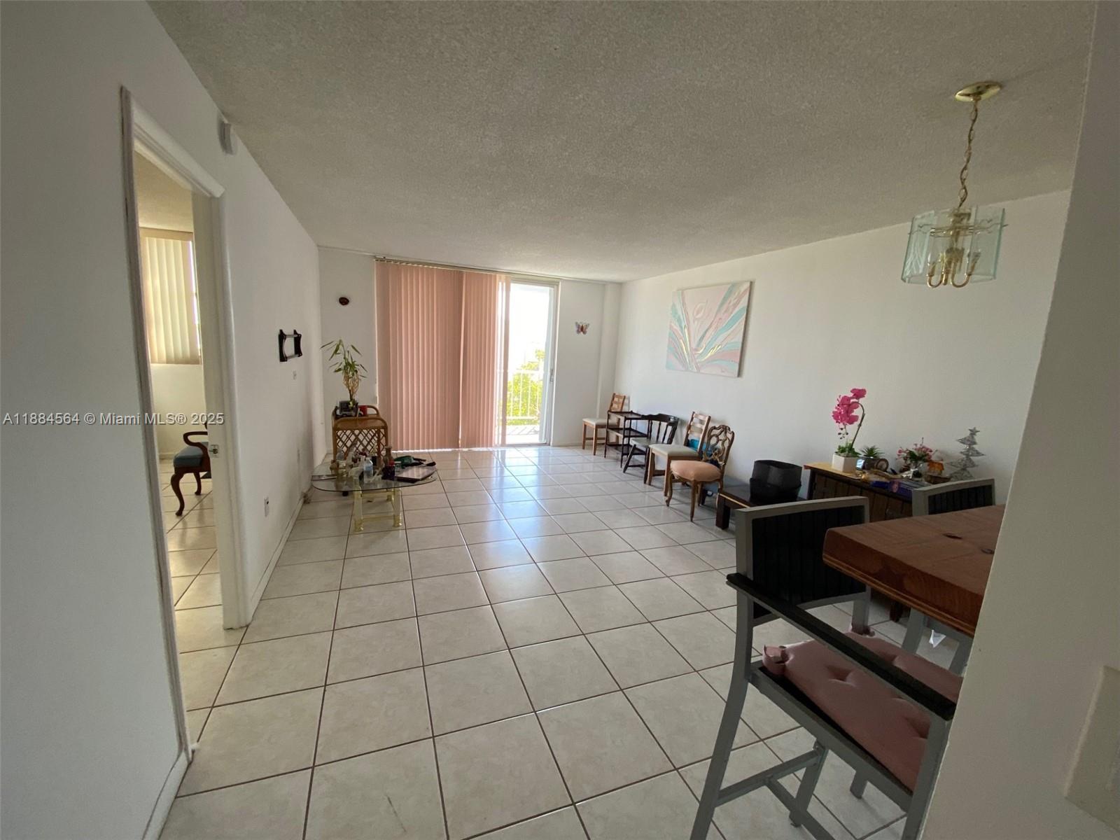 A11884564 Property Photo 5