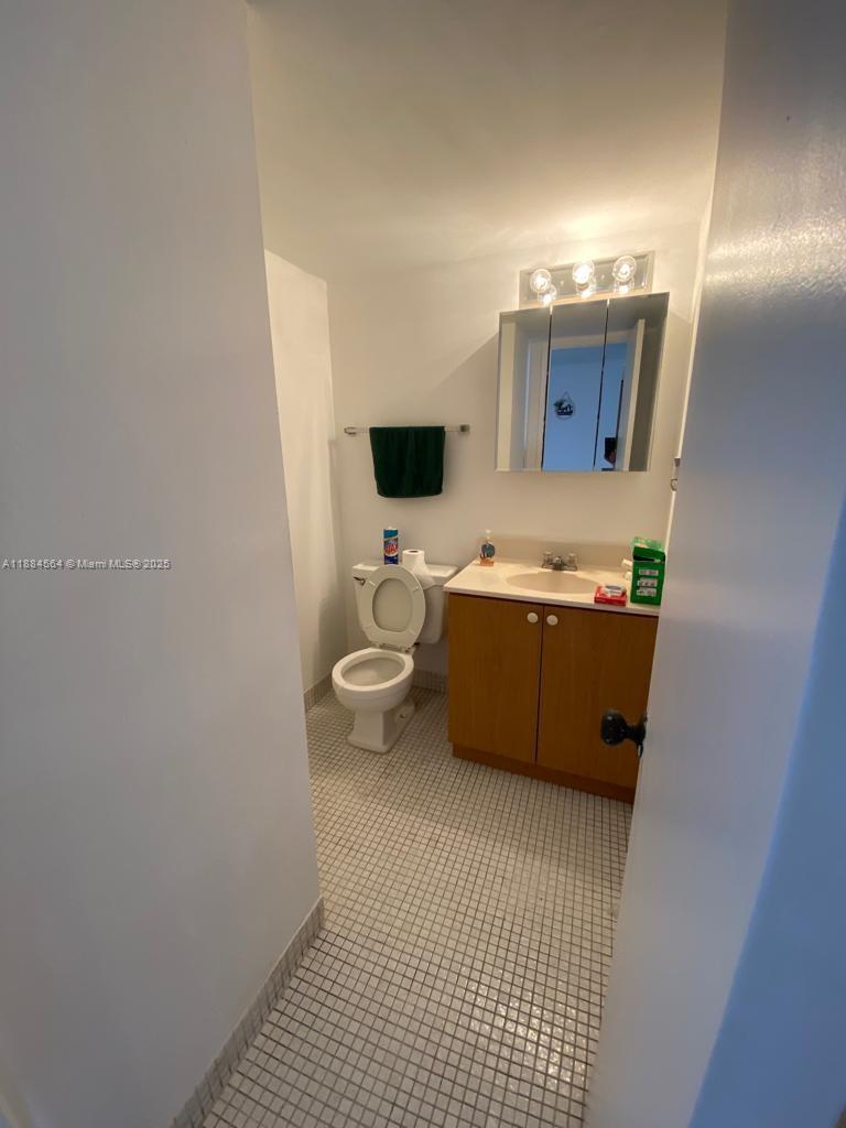 A11884564 Property Photo 8