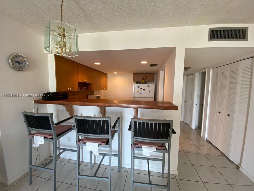 A11884564 Property Photo 9
