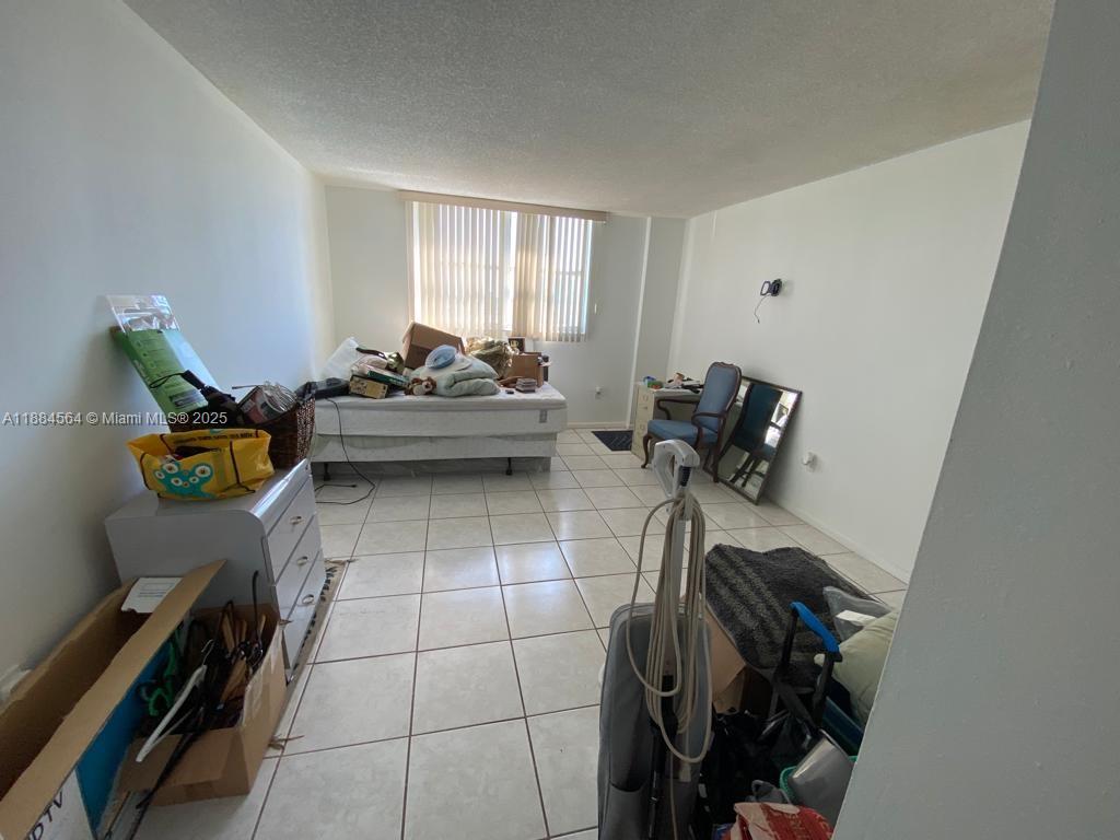 A11884564 Property Photo 11