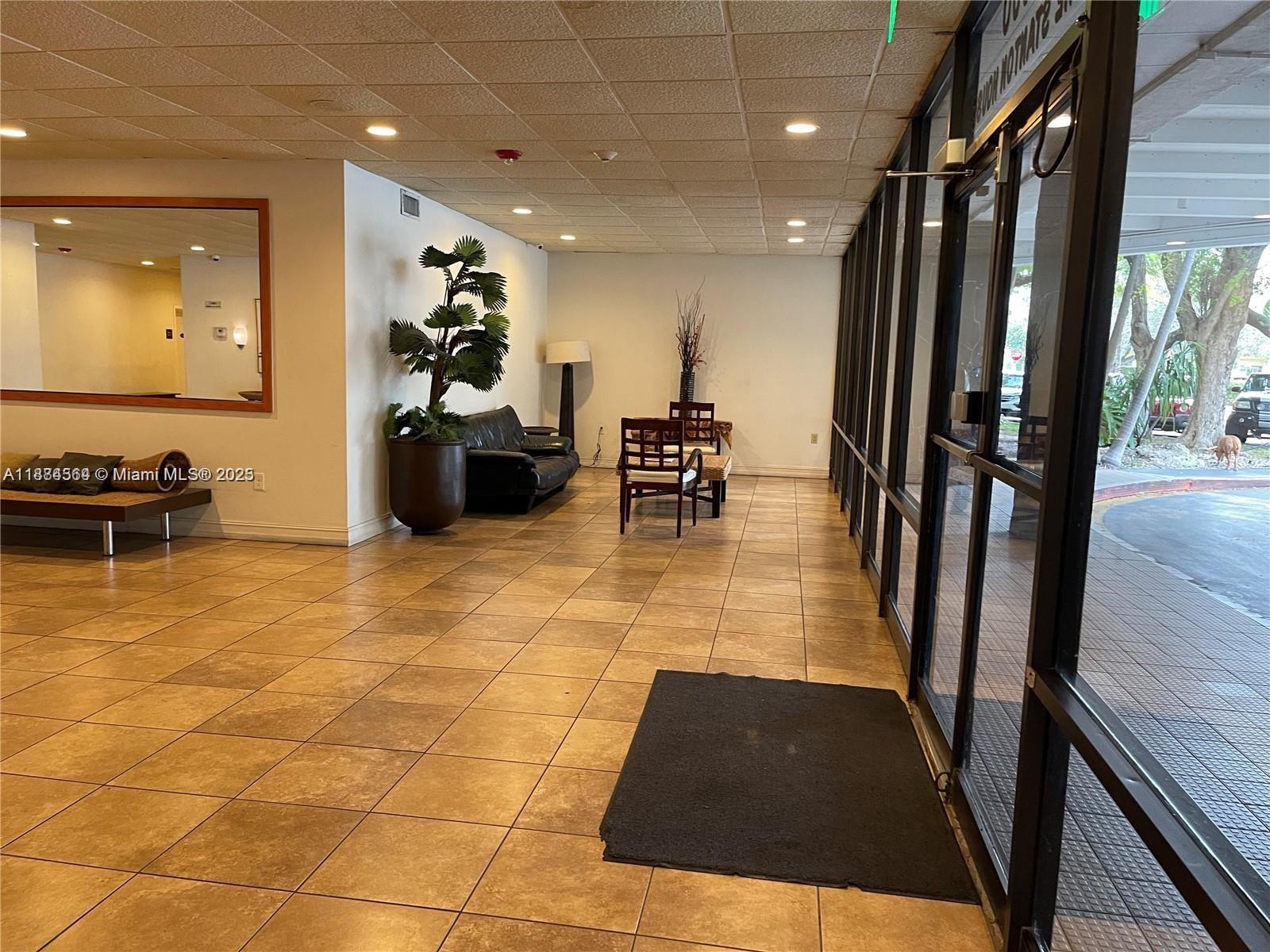 A11884564 Property Photo 17