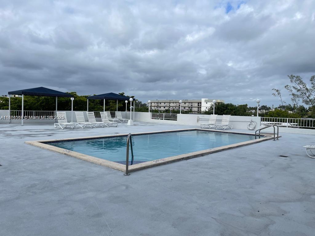 A11884564 Property Photo 19