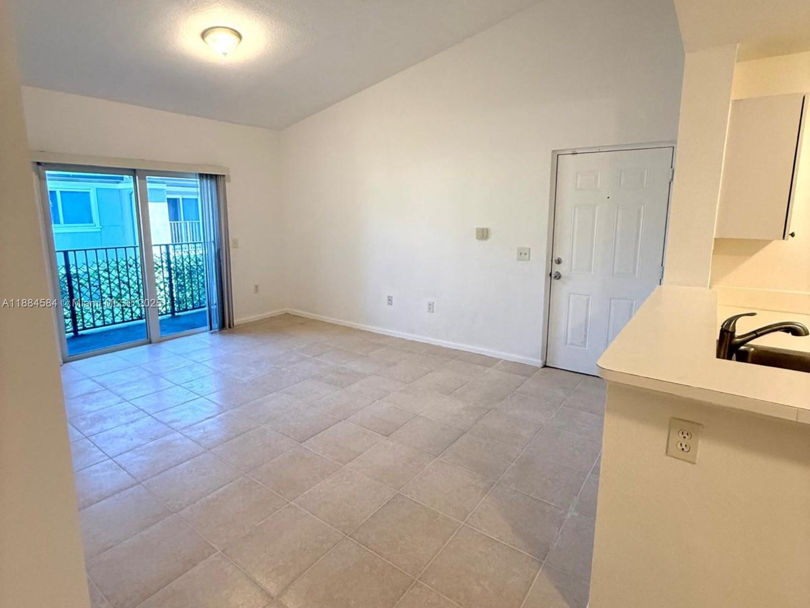 15422 SW 284th St 7307 Property Photo 1