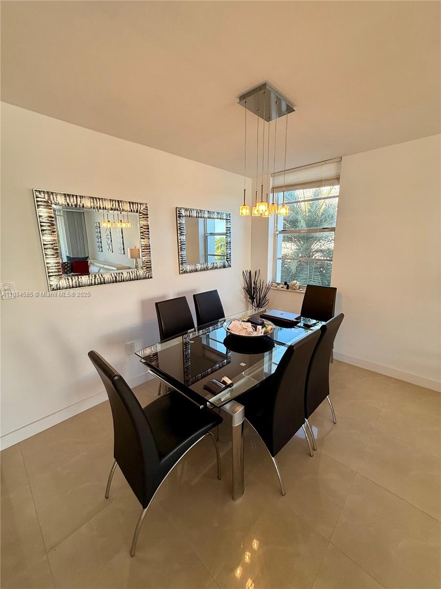 4142 N Jefferson Ave 4d Property Photo 5