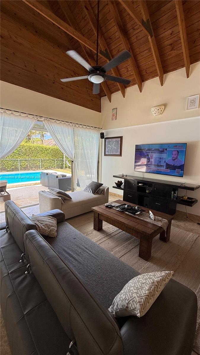A11884699 Property Photo 4