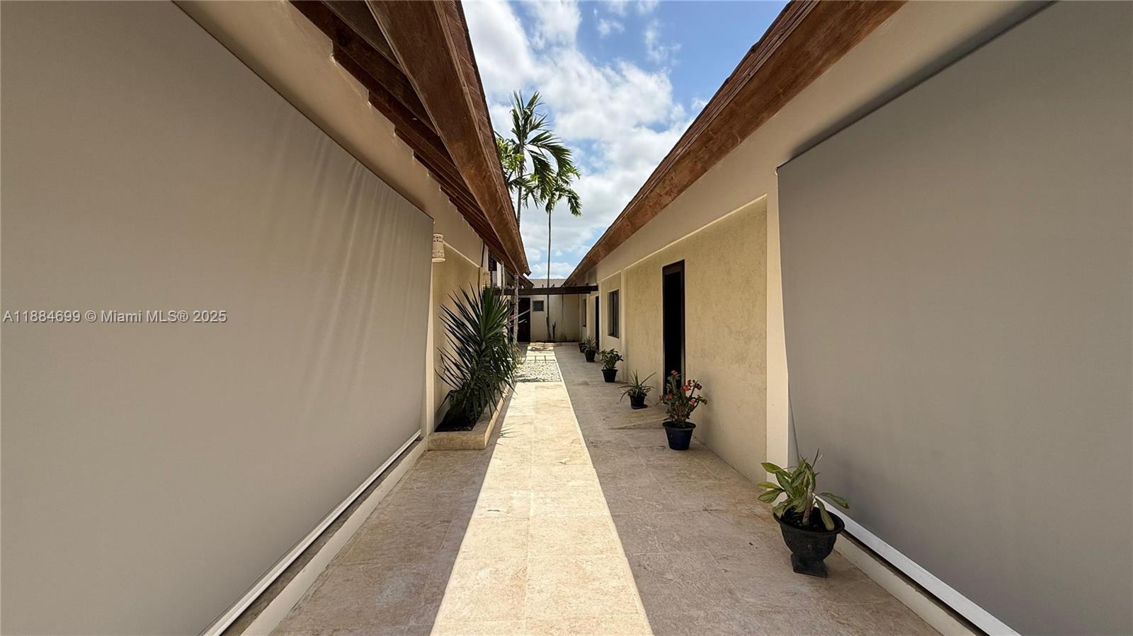 A11884699 Property Photo 7