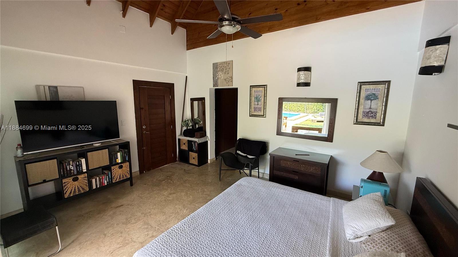 A11884699 Property Photo 9