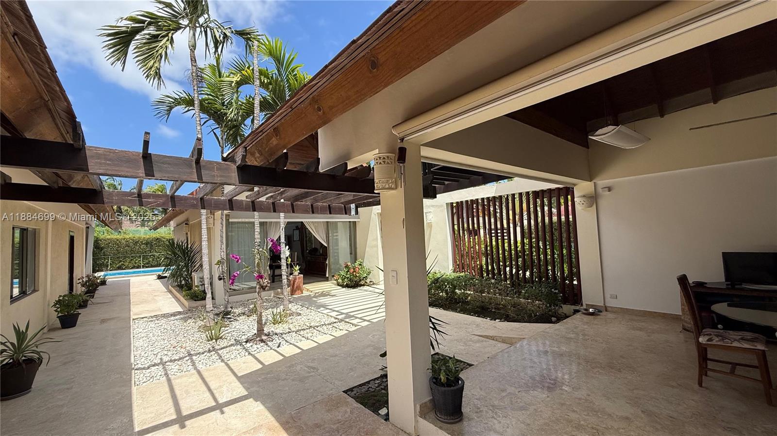 A11884699 Property Photo 29