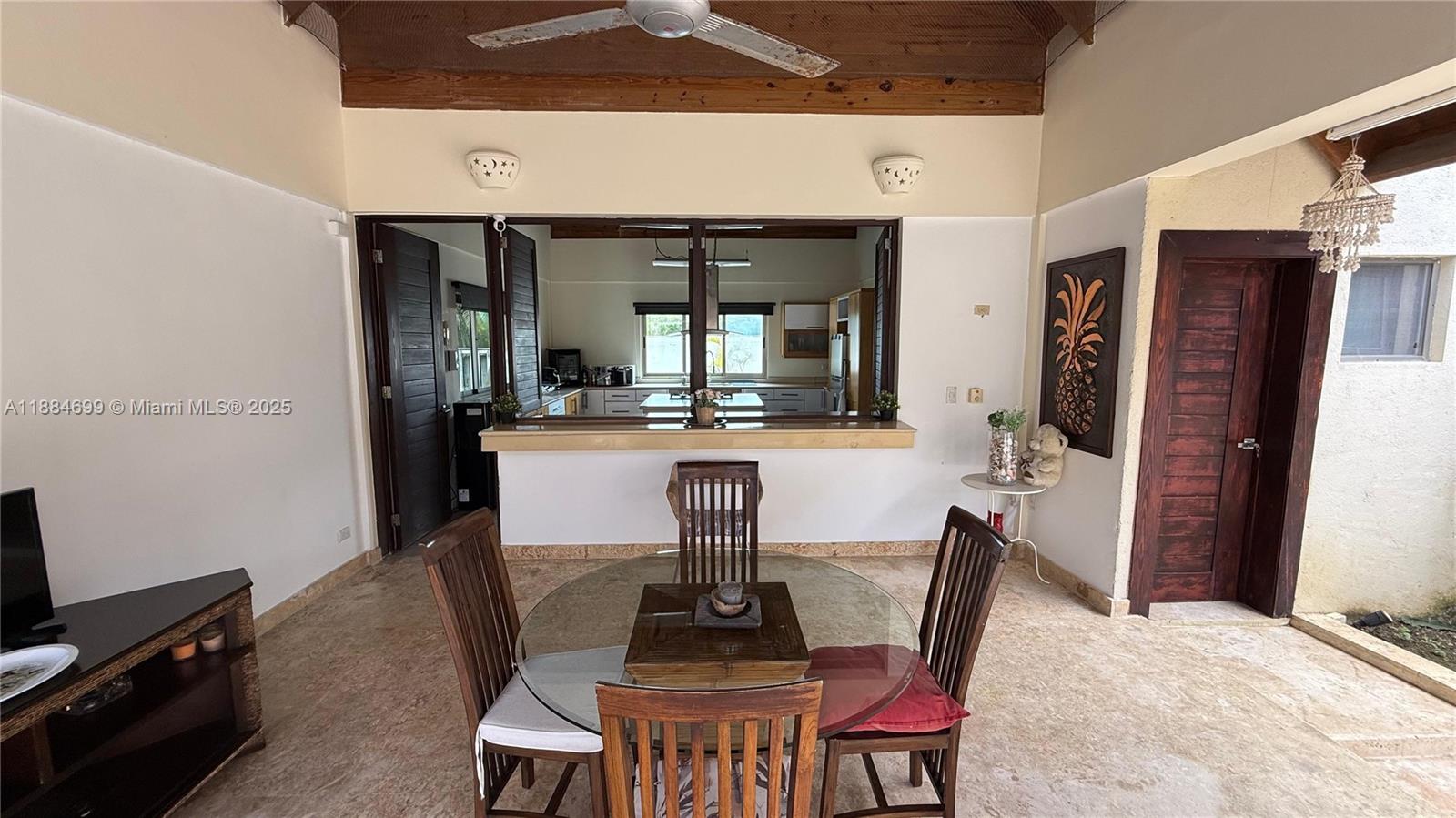 A11884699 Property Photo 30